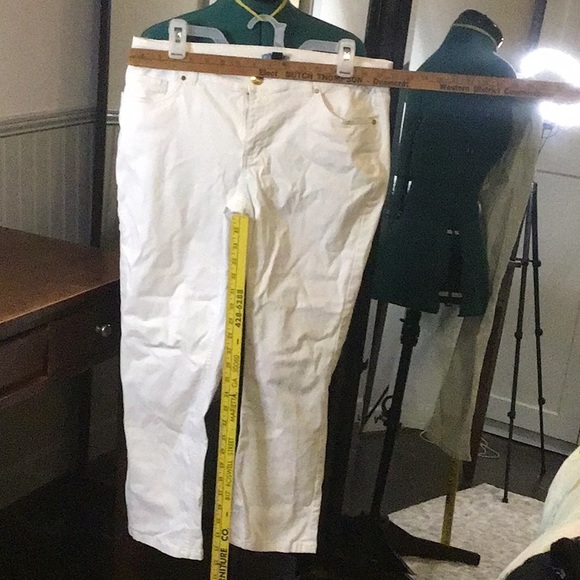 Cynthia Rowley Ankle Cropped White Pants with Gold Hardware - Picture 1 of 6